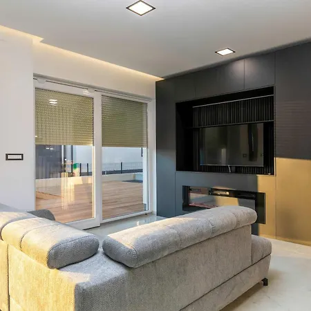 Vila Franka With Pool Near Medulin *