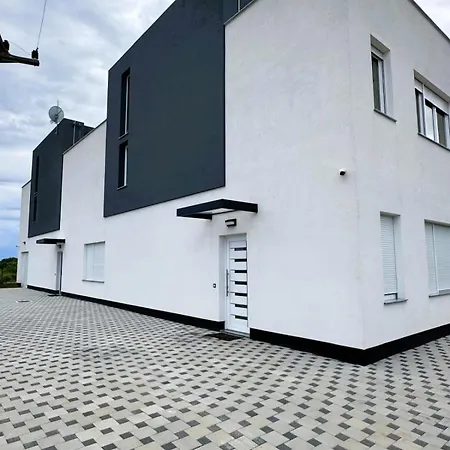 Franka With Pool Near Medulin