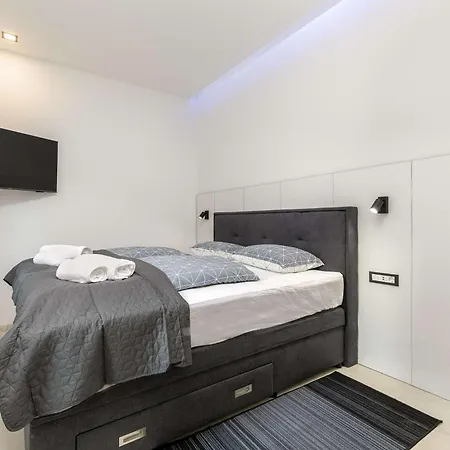 Franka With Pool Near Medulin