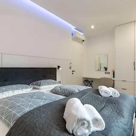 Franka With Pool Near Medulin